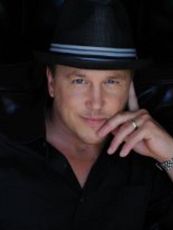 Lochlyn Munro