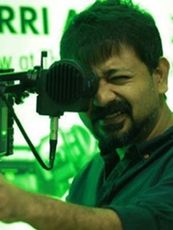 മാര്‍ട്ടിന്‍ പ്രക്കാട്ട്‌