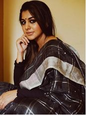 മീര നന്ദൻ