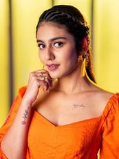 പ്രിയ പ്രകാശ് വാര്യര്‍