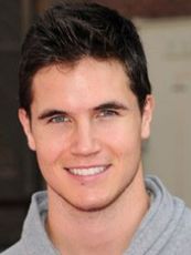 Robbie Amell