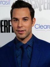 Skylar Astin