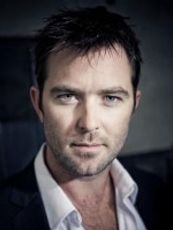 Sullivan Stapleton