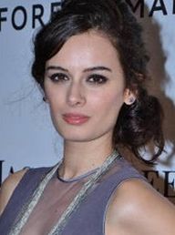 എവ്‌ലിന്‍ ശര്‍മ