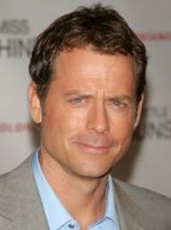 Greg Kinnear