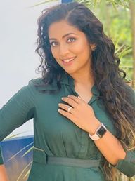 നവ്യ നായർ