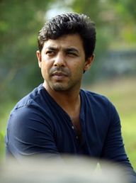 നിഖില്‍ രഞ്ജി പണിക്കർ