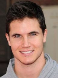 Robbie Amell