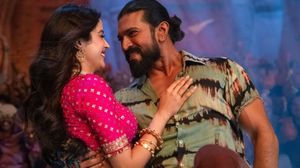 Peddi Audience Review: Fans Disappointed With Janhvi's Objectification In Film; Say 'Her Scenes Are Vulgar'