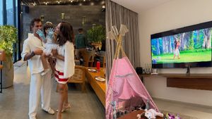 Bipasha Basu's Daughter Devi Watches Moana