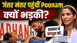 Sonam Wangchuk Protest: Poonam Pandey Reaches Jantar Mantar, Targets Govt? | FilmiBeat