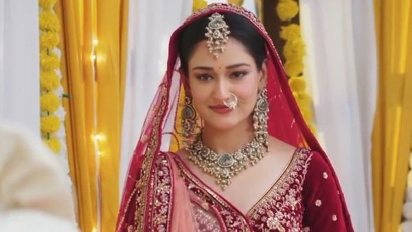 Shreya Jain Shares Her Bridal Look Experience In Prathaon Ki Odhe Chunri: Beendani