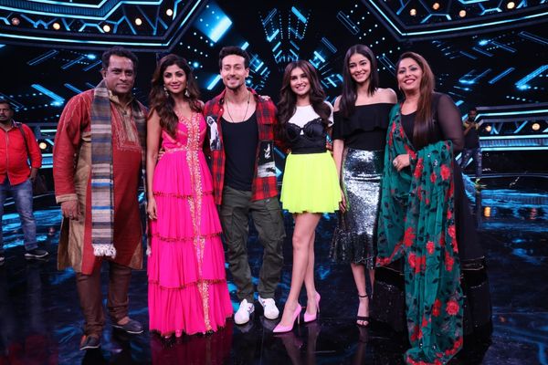 Tiger Shroff, Ananya Pandey & Tara Sutaria Promote 'SOTY2' on sets of Super Dancer Chapter 3