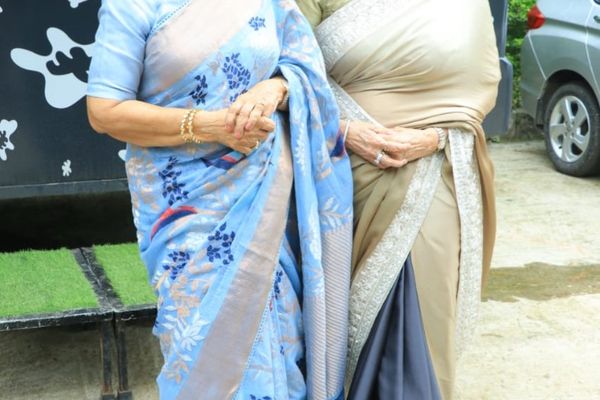 Kareena Kapoor Khan, Waheeda Rehman, Asha Parekh and others on sets of Dance India Dance