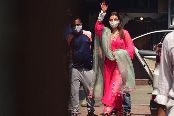 Kajal Aggarwal Snapped Leaving her Residence for her big day Wedding