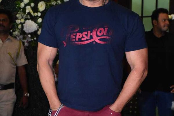 Salman Khan, Arbaaz Khan and others at Aayush Sharma's birthday bash