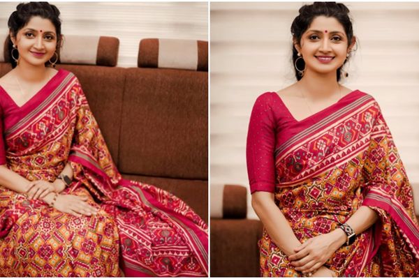 അന്ന് കണ്ടതില്‍ നിന്നും മാറ്റമൊന്നുമില്ല! സാരി ഉടുത്ത് അതീവ സുന്ദരിയായി ദിവ്യ ഉണ്ണി; ചിത്രങ്ങള്‍ പുറത്ത്