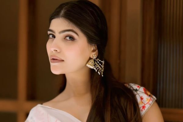 Aakanksha Tiwari Photos