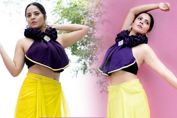 వెరైటీ డ్రెస్ లో అనసూయ అదుర్స్.. రంగమ్మత్త స్టిల్స్ కు ఇంటర్నెట్ షేక్
