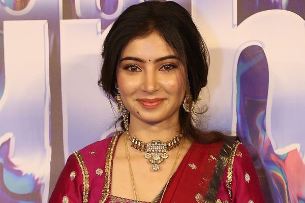 యుఫోరియా ఈవెంట్‌లో మెరిసన దురంధర్ బ్యూటీ.. లంగా ఓణిలో తెలుగు అందాలతో