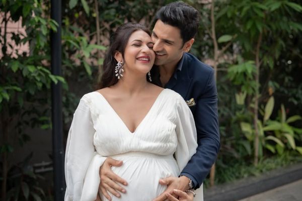 Divyanka Tripathi and Vivek Dahiya Welcome Twin Baby Boys, Adorable Maternity Photos Go Viral