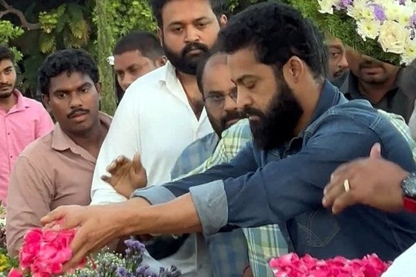 Junior NTR Pays Tributes At NTR Ghat