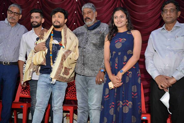 Kshamisi Nimma Khaatheyalli Hanavila Film Press Meet Photos