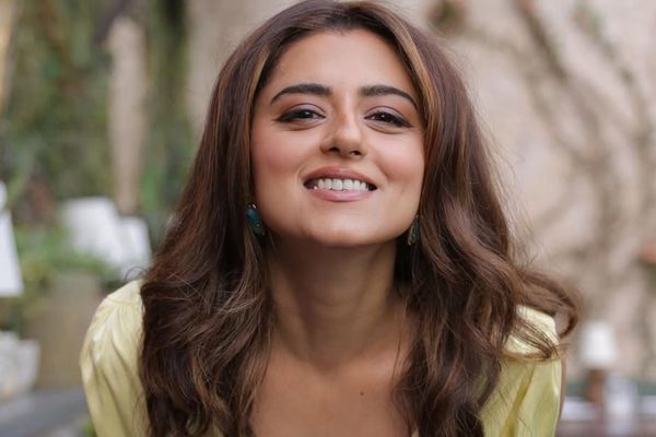 Ridhi Dogra Photos