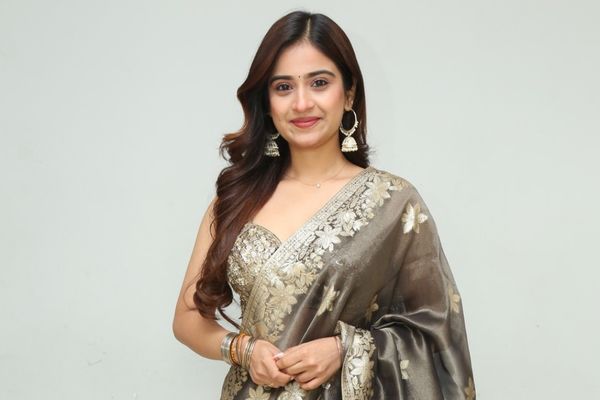 Saylim Chaudhari Photos