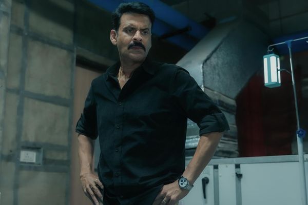 Supreme Court Pulls Up Netflix Film Over ‘Ghooskhor Pandat’ Title, Orders Immediate Change