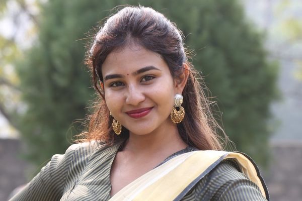 Yashna Muthuluri Photos