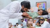 చోటా గబ్బర్ సింగ్ కోరిక తీర్చిన పవన్ కల్యాణ్.. అరుదైన వ్యాధికి గురైన బాలుడి నుదుటిపై ముద్దు పెట్టి..