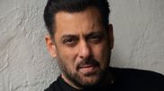 Salman Khan Responds To Paparazzi Apology A Day After Heated Hospital Exchange, Says ‘Zor Se Sorry Bolo’