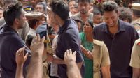 മീഡിയയുടെ ഉന്തും തള്ളും; നിങ്ങൾക്ക് എന്താണ് വേണ്ടത്?; ദുഖത്താൽ നിയന്ത്രണം നഷ്ടപ്പെട്ട് മകൻ ചന്തു സലിം കുമാർ! മീഡിയയുടെ ഉന്തും തള്ളും; നിങ്ങൾക്ക് എന്താണ് വേണ്ടത്?; ദുഖത്താൽ നിയന്ത്രണം നഷ്ടപ്പെട്ട് മകൻ ചന്തു സലിം കുമാർ!