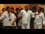 ಸಿನಿಮಾ 100: ವೇದಿಕೆಯಲ್ಲೇ ಆಯೋಜಕರನ್ನು ಬೆಂಡೆತ್ತಿದ ನಿರ್ದೇಶಕ