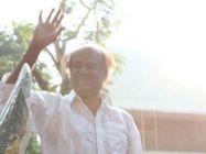 ಸೂಪರ್ ಸ್ಟಾರ್ ರಜನಿ ದರ್ಶನಕ್ಕೆ ನೂಕು ನುಗ್ಗಲು