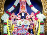 ತಿರುಪತಿ ದೇವಾಲಯದಲ್ಲೂ ಬಿಡದ ಕುಡ್ಲದ ನಟಿಯ ಸೆಲ್ಫಿ ಹುಚ್ಚು