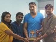 'ಫಿಲ್ಮಿಬೀಟ್ ಕನ್ನಡ' ಪ್ರಶಸ್ತಿ ಸ್ವೀಕರಿಸಿದ ಚಾಲೆಂಜಿಂಗ್ ಸ್ಟಾರ್ ದರ್ಶನ್.!