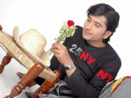 ನಿರೂಪಕ ಚಂದನ್ ದುರ್ಮರಣ: ಮಗನ ಕತ್ತು ಸೀಳಿ, ಆಸಿಡ್ ಸೇವಿಸಿದ ಪತ್ನಿ ಮೀನಾ