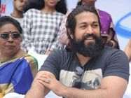 ಮತ್ತೊಬ್ಬ ನಿರ್ದೇಶಕನಿಗೆ ಸಿಕ್ತು  ಯಶ್ ಕಾಲ್ ಶೀಟ್ 