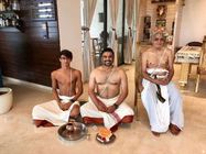 ಜನಿವಾರ ಧರಿಸುವ ಮನೆಯಲ್ಲಿ ಶಿಲುಬೆ ಯಾಕೆ? ಗರಂ ಆದ ನೆಟ್ಟಿಗರಿಗೆ ಮಾಧವನ್ ಖಡಕ್ ಉತ್ತರ