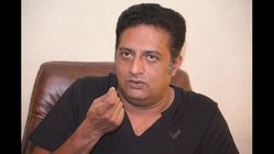ಬೀದಿಗಿಳಿದ ಜನರು: 'ಯಥಾ ರಾಜ ತಥಾ ಪ್ರಜಾ' ಎಂದು ಟೀಕಿಸಿದ ಪ್ರಕಾಶ್ ರೈ