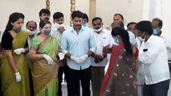 ಜನರ ಸಹಾಯಕ್ಕೆ ಧಾವಿಸಿದ ನಿಖಿಲ್-ರೇವತಿ ದಂಪತಿ: ಬಡವರಿಗೆ ಆಹಾರದ ಕಿಟ್ ವಿತರಣೆ