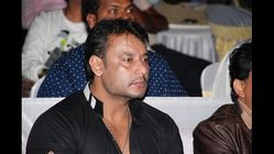 ದರ್ಶನ್ ವಿಷಯ ಕೆದಕಿ ಪೊಲೀಸರೊಂದಿಗೆ ವಾಗ್ವಾದ ನಡೆಸಿದ ಕಾರ್ಪೊರೇಟರ್