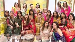 Karwa Chauth 2022 pics: अनिल कपूर के घर पहुंची रवीना टंडन, शिल्पा शेट्टी, नताशा धवन सहित स्टार्स