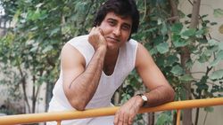 Vinod Khanna B'day Special : रविवार को काम नहीं करते थे विनोद खन्ना, कॅरियर की ऊंचाई पर पहुंचकर लिया संन्यास