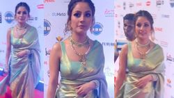 Shehnaaz Gill Filmfare Awards South: कांजीवरम साड़ी - गजरा लुक में पहुंची शहनाज़ गिल, रेखा को दे दी टक्कर