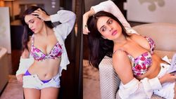 भोजपुरी एक्ट्रेस Neha Malik ने बेडरूम में करवाया बोल्ड फोटोशूट, तस्वीरें देख छूटे फैंस के पसीने