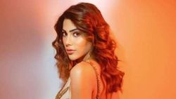 Nikki Tamboli ने कैमरे के सामने, साड़ी के साथ की ऐसी हरकत, लोगों ने बोला- अगली उर्फी जावेद 