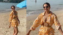 Rakul Preet Singh ने बीच पर सेक्सी बिकिनी की फ्लॉन्ट, मस्ती देख पागल हो गए फैंस!